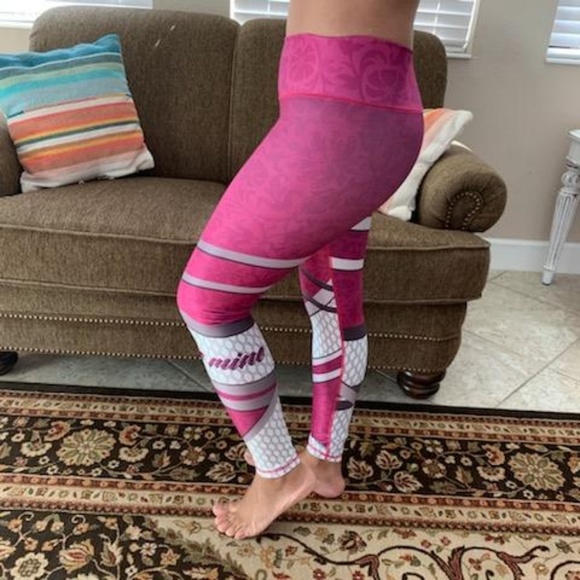 Colombian Athletic Yoga Pants - Picture 4 of 5